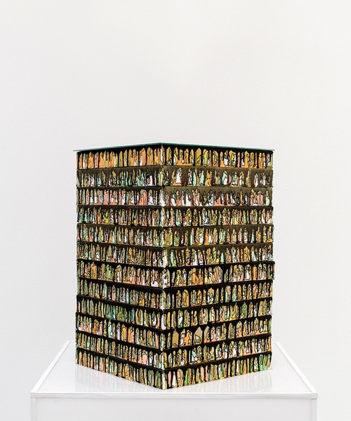Randgeschehen; Skulptur aus Leinwänden; 50 x 30 x 30 cm; 2012