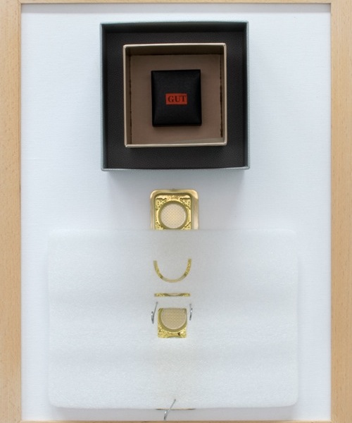 gut; mixed material auf Malkarton mit Holzrahmen; ca. 33 x 40 x 12 cm (B x H x T), 2015